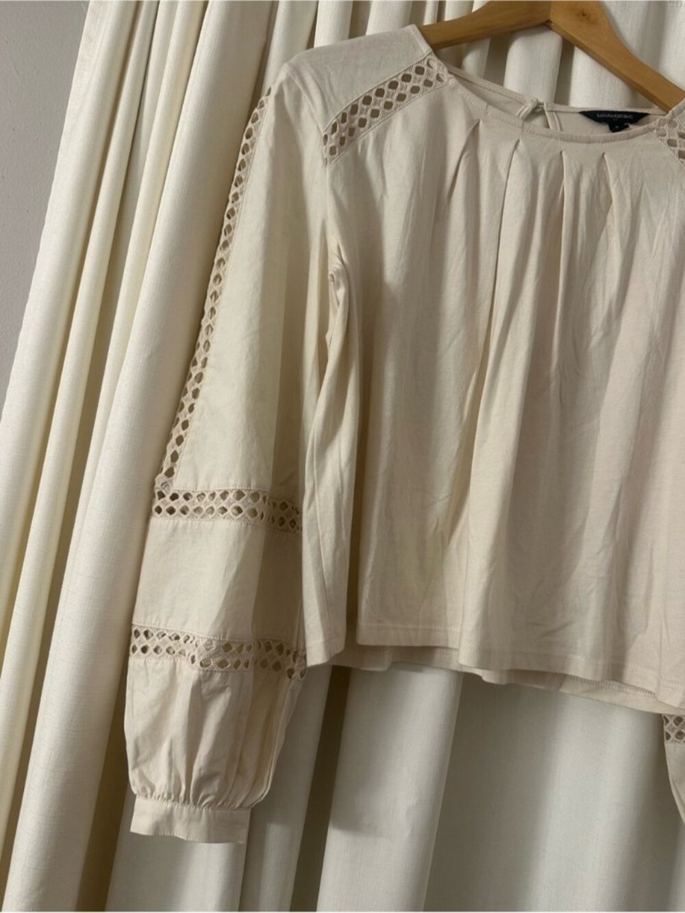 Beige long-sleeved top - Picture 3 of 4